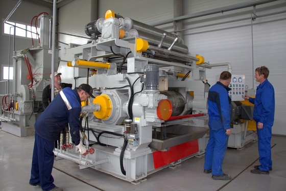 Beli Automatic Rubber Open Mixing Mill 15kw Two Roll Mill Untuk Peracikan Karet online manufacture