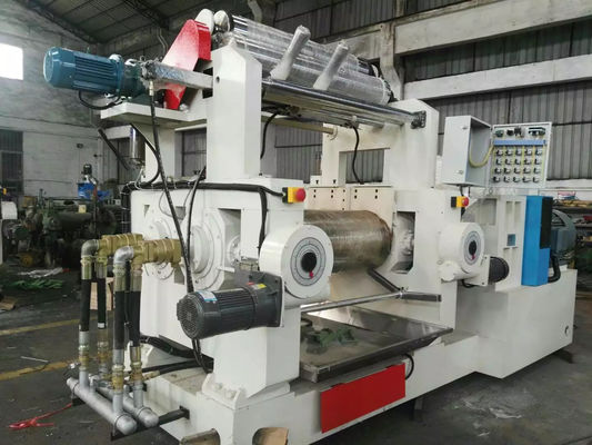 Harga yang pantas XK-450 55kw Rubber Mixing Mill Machine dengan penyesuaian layar digital dan rem darurat on line