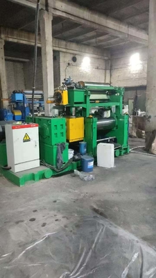 Beli Pengaturan Jarak Kontrol Listrik Dua Roll Mill Untuk Rubber Compounding / Rubber Mixing Mill Dengan Stock Blender online manufacture