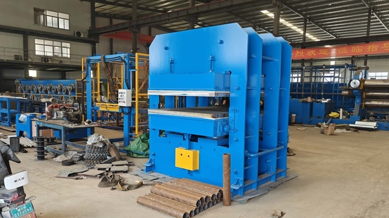 Beli Rangka Ukuran Meja Kerja 1000×1000mm Pelat Datar Mesin Press Vulkanisir/Lini Produksi Segel Mesin Otomotif online manufacture