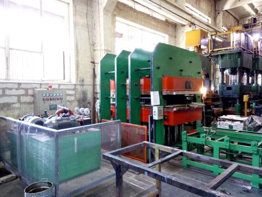 Harga yang pantas Press Hidrolik Cetakan Karet PLC Otomatis on line
