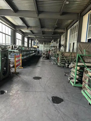 Harga yang pantas Biaya rendah Mesin pembuatan ban sepeda motor Proses produksi dan mesin yang dibutuhkan on line