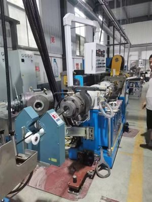 Harga yang pantas XJW-90 Karet Extruder Dan Udara Panas Vulkanisasi Kotak Untuk Karet Selang Membuat Peralatan on line