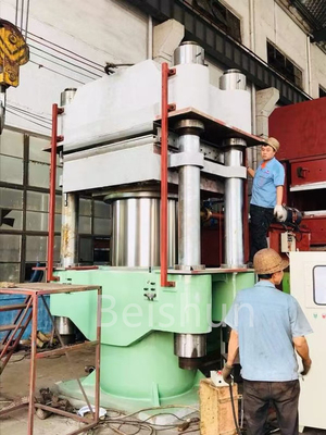 1500 Ton Tekanan Karet Fender Hydraulic Vulcanizing Molding Machine Disesuaikan