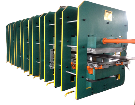 Mesin Pencet Panas Karet yang Dapat Dikustomisasi Dengan Sistem Kontrol PLC Untuk Mesin Manufaktur Sabuk Pengangkut Kain Karet