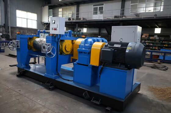 Harga yang pantas Mesin pengaduk karet otomatis dengan safety stop switch, operasi yang stabil, dan rol besi cor dingin untuk penggunaan industri on line